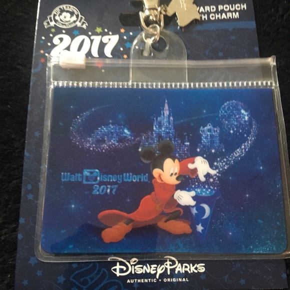 Disney lanyard pouch - Picture 1 of 1